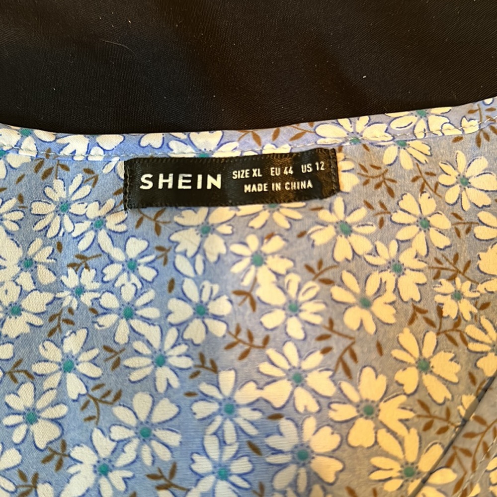 Floral top - Picture 2 of 6
